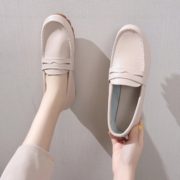 Sieviešu ikdienas mokasīni no mākslīgās ādas ar plakanu zoli