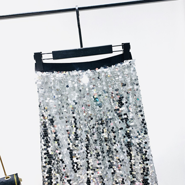 Naujo modelio moteriškas sijonas aukštu juosmeniu ir blizgučiais