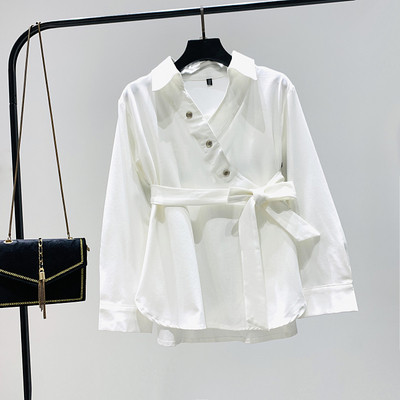 Jauna modeļa sieviešu krekls ar špica kakla izgriezumu un lentīti