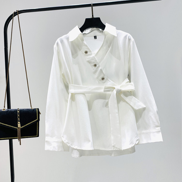 Jauna modeļa sieviešu krekls ar špica kakla izgriezumu un lentīti