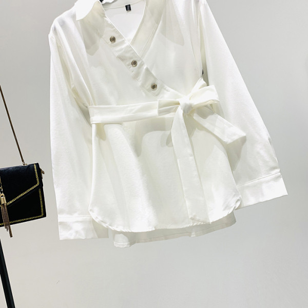 Jauna modeļa sieviešu krekls ar špica kakla izgriezumu un lentīti