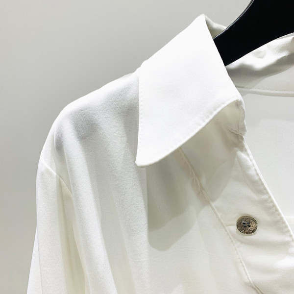 Jauna modeļa sieviešu krekls ar špica kakla izgriezumu un lentīti