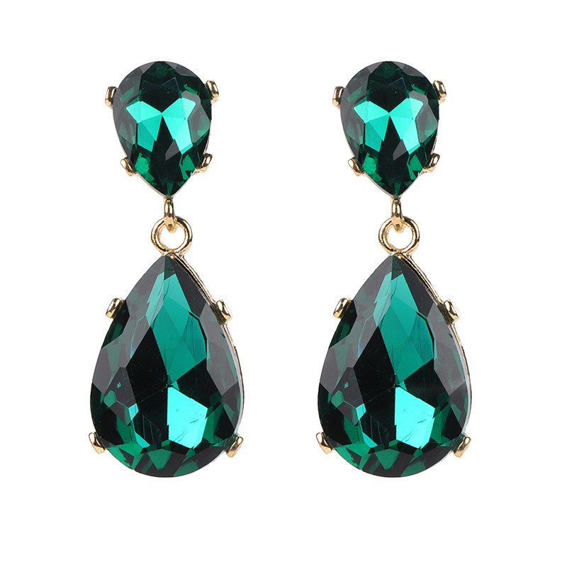 Elegantsed suurte kividega naiste kõrvarõngad