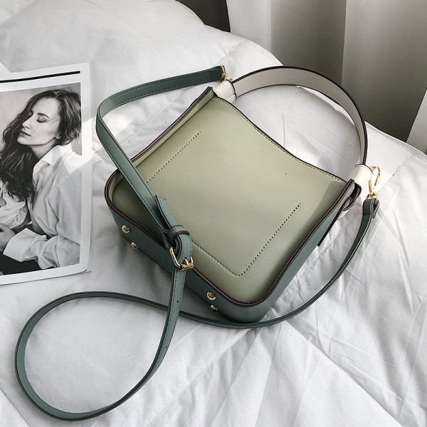 Ikdienas sieviešu ādas soma ar gariem un īsiem rokturiem