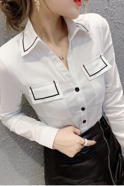 Cămașă elegantă de damă cu nasturi și guler clasic