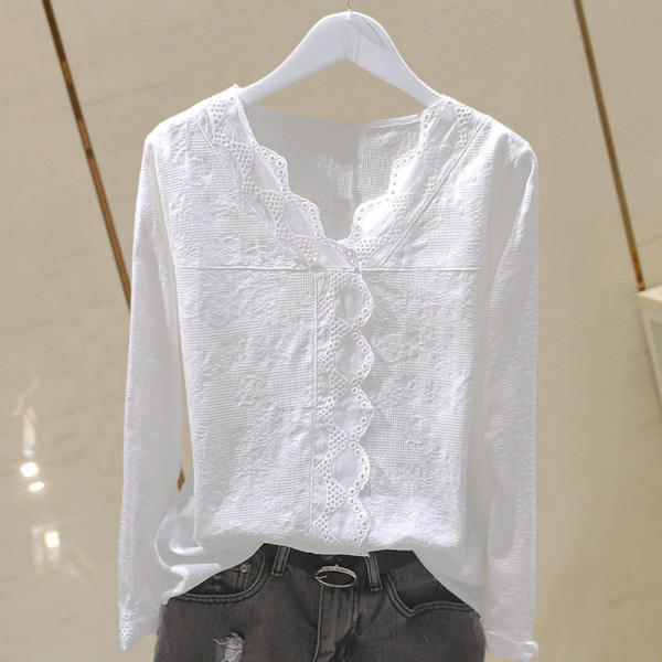 Ikdienas sieviešu krekls ar cirtām un špica kakla izgriezumu