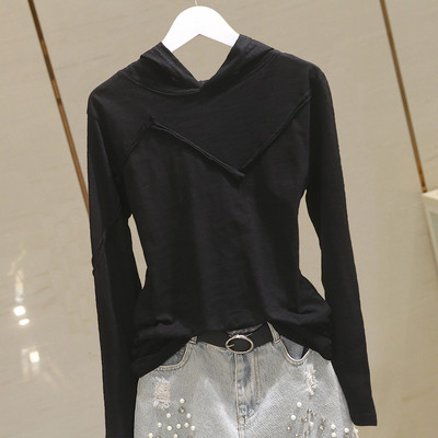 Laisva moteriška palaidinė su gobtuvu – platus modelis