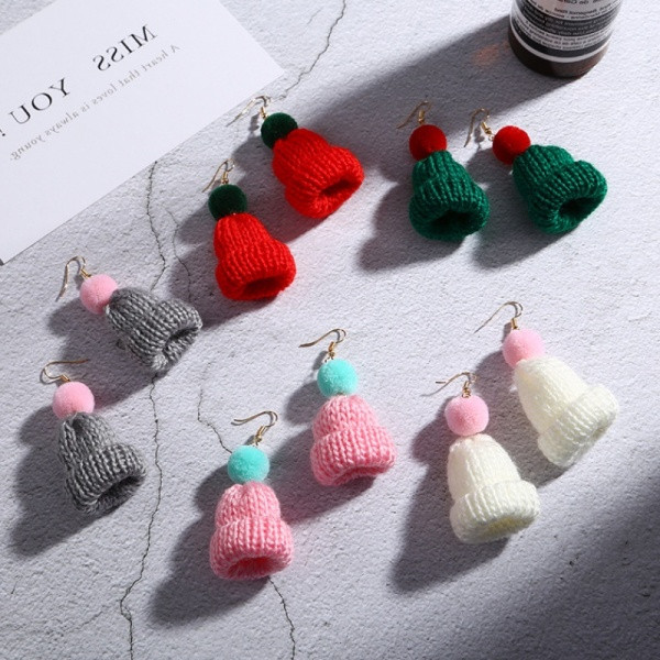 Cercei de dama in forma de palarie de iarna