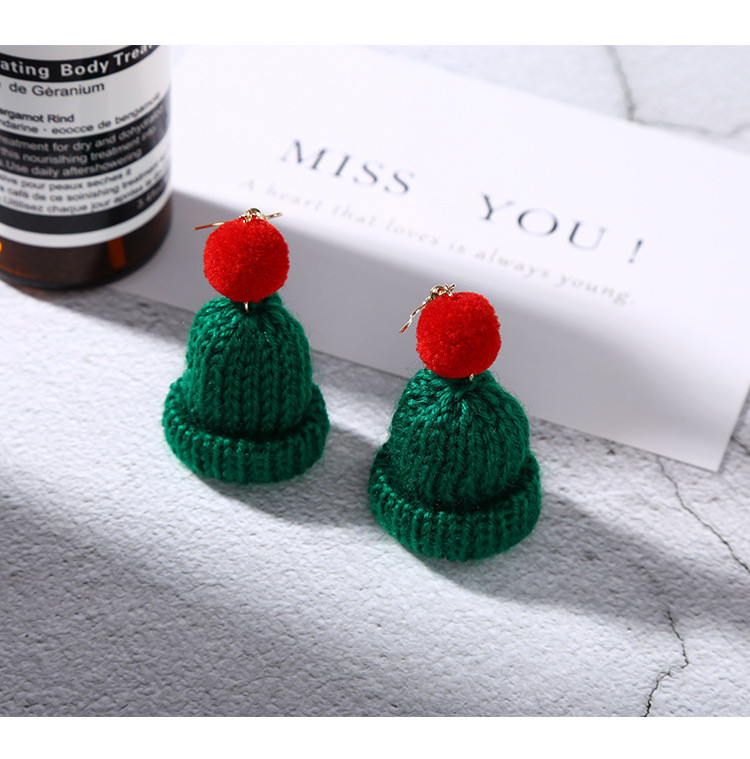 Cercei de dama in forma de palarie de iarna