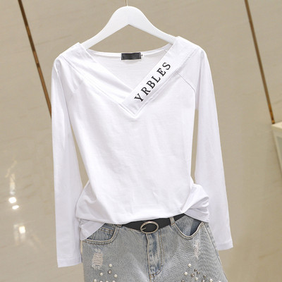 Sieviešu pavasara blūze ar špica kakla izgriezumu un uzrakstu