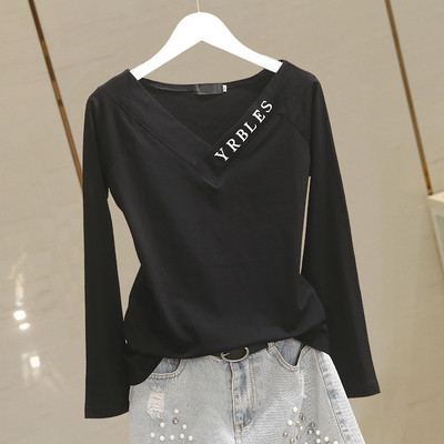 Sieviešu pavasara blūze ar špica kakla izgriezumu un uzrakstu