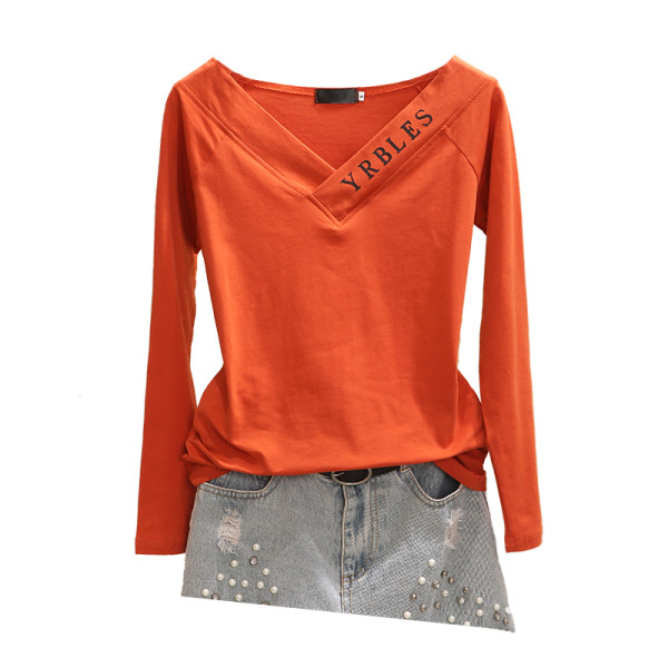 Sieviešu pavasara blūze ar špica kakla izgriezumu un uzrakstu