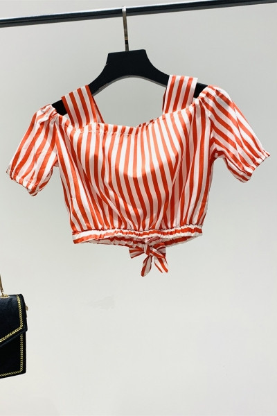 Új modell rövid női csíkos blúz csupasz váll