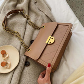 Geanta de dama eleganta din piele ecologica cu inchidere metalica