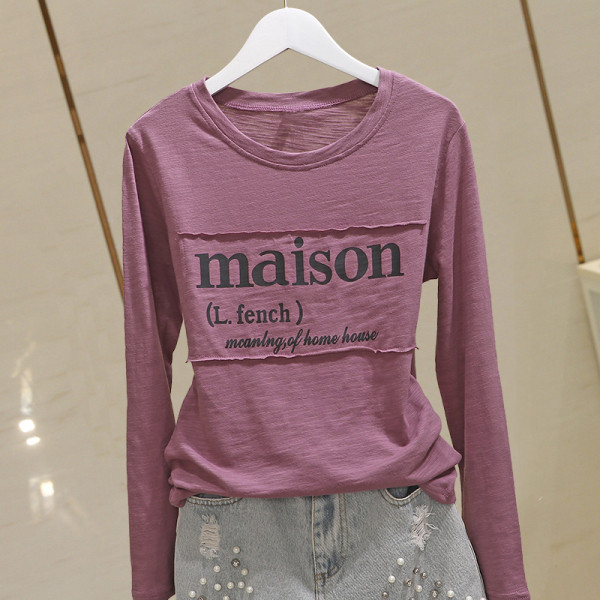 Laisva moteriška pavasarinė palaidinė su apvalia iškirpte ir užrašu