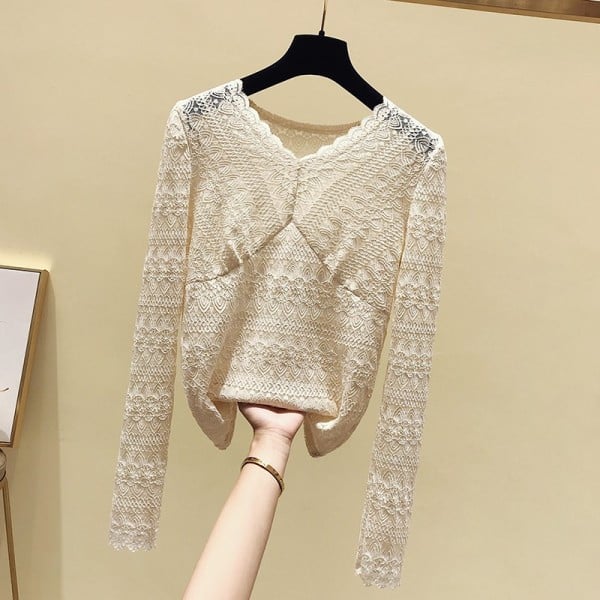 Moteriška nėriniuota palaidinė V formos iškirpte ir ilgomis rankovėmis