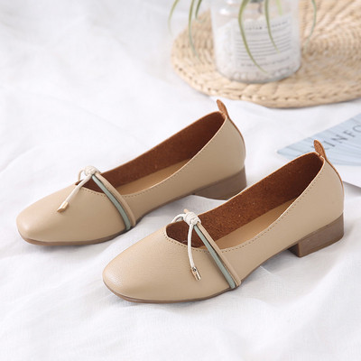 Öko bőrből készült, fűzős, lapos talpú női alkalmi cipő