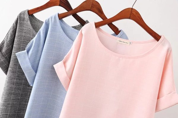 Moodne lühikeste varrukate ja O-kaelusega naiste T-särk