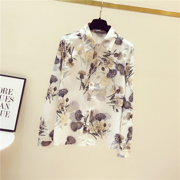 Aktuāls sieviešu krekls ar klasisku apkakli, garām piedurknēm un krāsainu rakstu