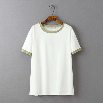 Ikdienas sieviešu t-krekls ar ovālu kakla izgriezumu un īsām piedurknēm