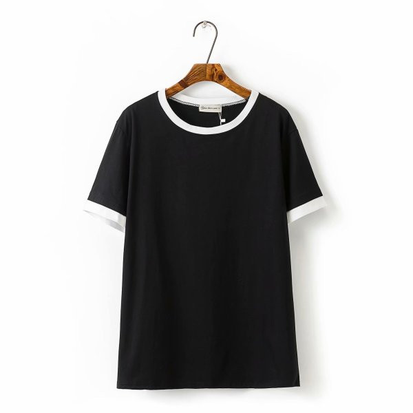 Ikdienas sieviešu t-krekls ar ovālu kakla izgriezumu un īsām piedurknēm