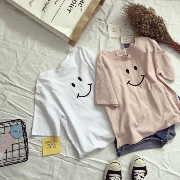 Tricou dama cu maneca scurta si aplicatie