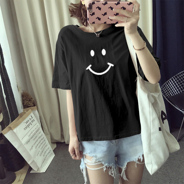 Tricou dama cu maneca scurta si aplicatie