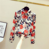 Moderna ženska košulja dugih rukava i cvjetnog uzorka