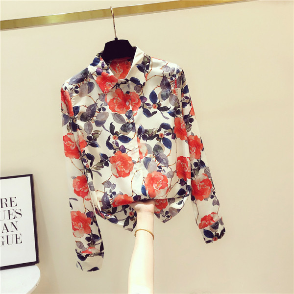 Moderna ženska košulja dugih rukava i cvjetnog uzorka
