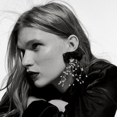 Moderni sieviešu auskari ar tillu un pērlēm