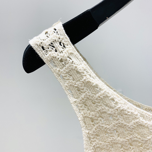 Jauna modeļa sieviešu īsa topa ar bārkstīm un platām lencēm