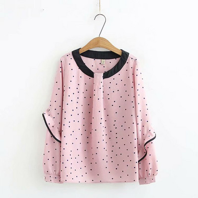 Stilinga moteriška palaidinė ilgomis rankovėmis ir ovalia iškirpte