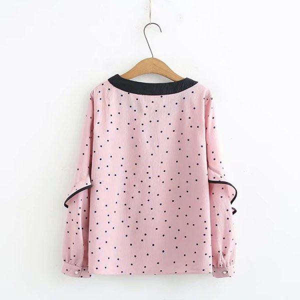 Stilinga moteriška palaidinė ilgomis rankovėmis ir ovalia iškirpte