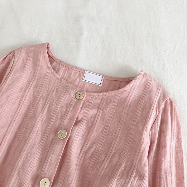 Modern női ing ovális nyakkivágással és széles ujjakkal