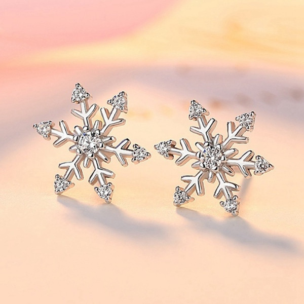 Õrnad naiste lumehelbe kujulised kõrvarõngad