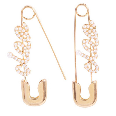 Sieviešu auskari piespraudītes formā - četri modeļi