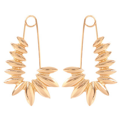 Sieviešu auskari piespraudītes formā - četri modeļi