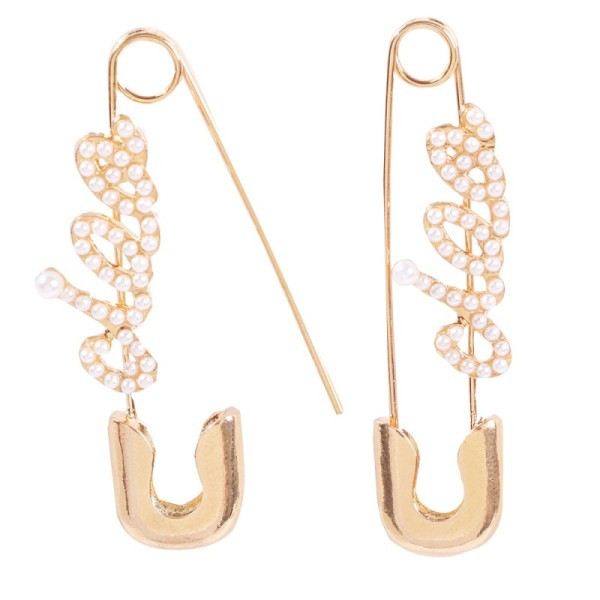 Sieviešu auskari piespraudītes formā - četri modeļi