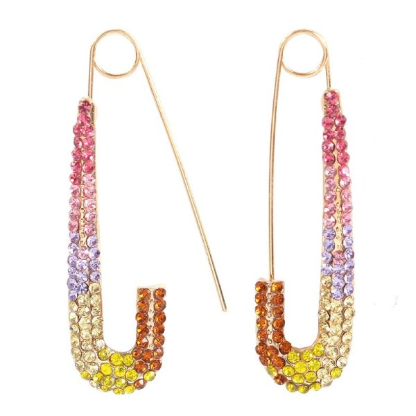 Sieviešu auskari piespraudītes formā - četri modeļi