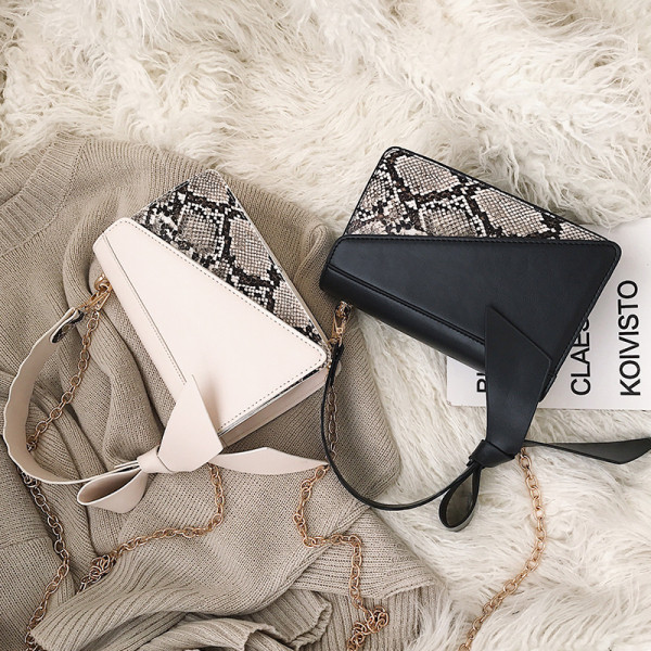 Stilīga rokassomiņa ar ādas lenti un čūskas rakstu