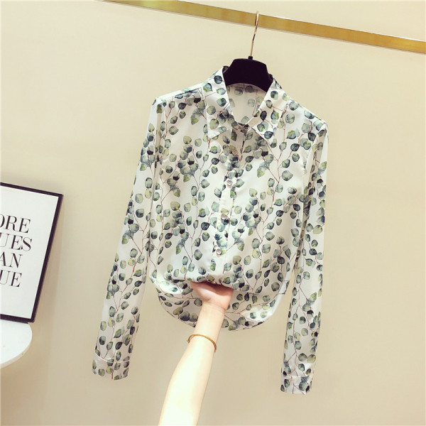 Moderns sieviešu krekls ar garām piedurknēm, klasisku apkakli un ziedu motīviem