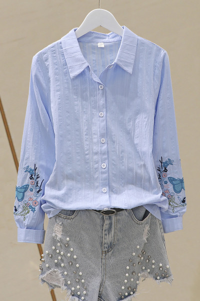 Jauna modeļa pavasara sieviešu krekls ar klasisku apkakli un izšuvumu uz piedurknēm