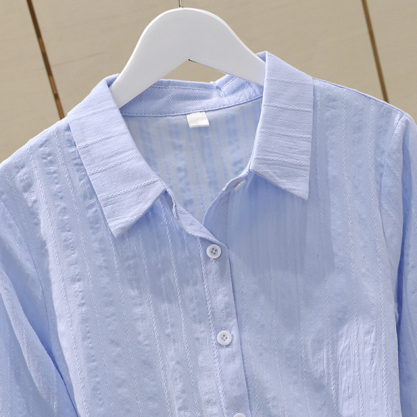 Jauna modeļa pavasara sieviešu krekls ar klasisku apkakli un izšuvumu uz piedurknēm