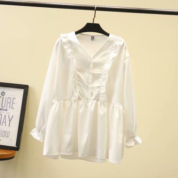 Modern női blúz hosszú ujjal és mély nyakkivágással