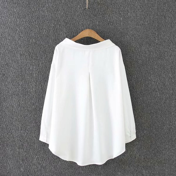 Modern női ing sima modell ovális nyakkivágással és zsebbel