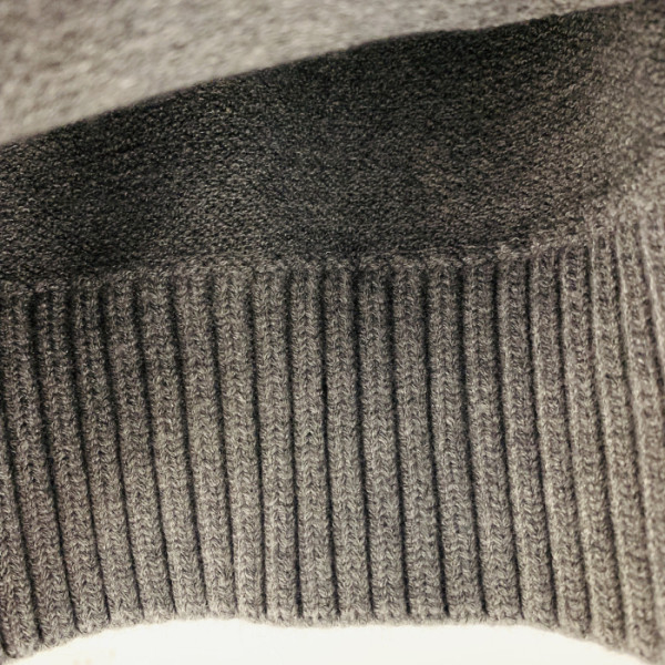 Jauna modeļa sieviešu džemperis ar augstu polo apkakli un pogām