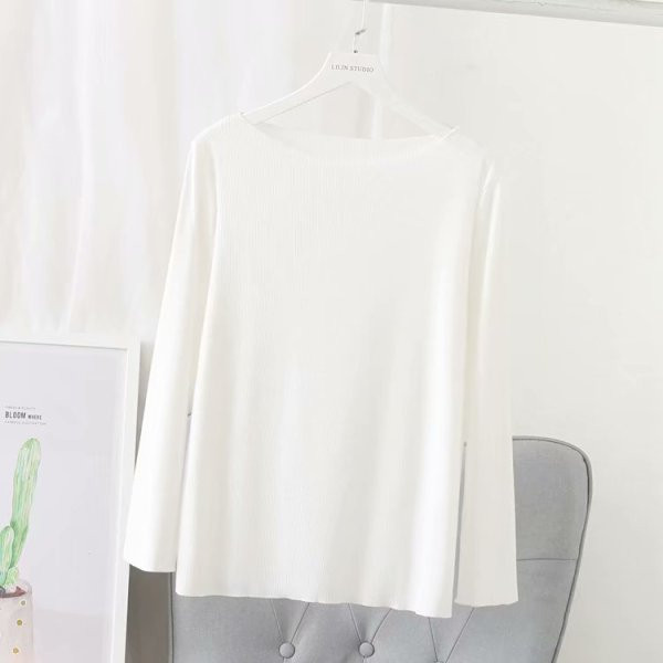 Alkalmi női blúz sima modell hosszú ujjal és ovális nyakkivágással