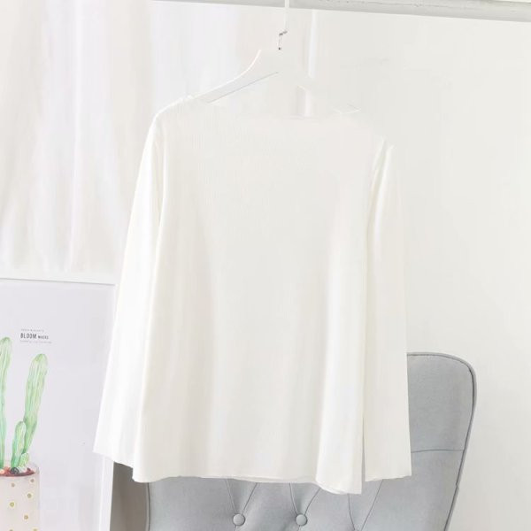 Alkalmi női blúz sima modell hosszú ujjal és ovális nyakkivágással