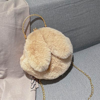 Női pehelytáska 3D elemmel és fém fogantyúval