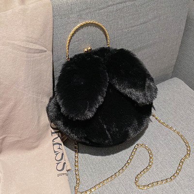 Női pehelytáska 3D elemmel és fém fogantyúval